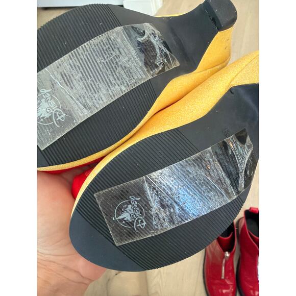 Disney Minnie Mouse Costume Shoes for Kids - Yellow Yellow size 13 - Picture 6 of 6